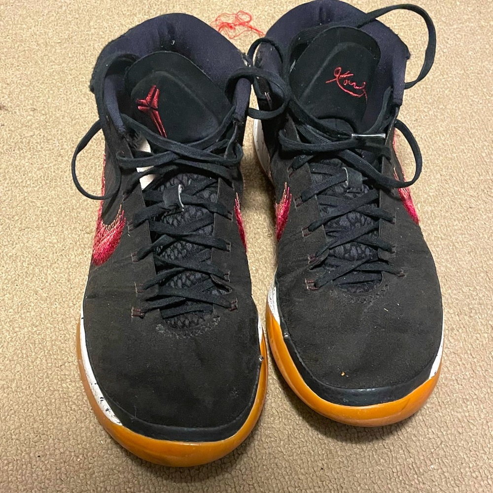 Kobe A.D. mid black gum